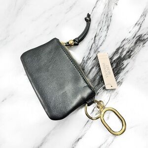 VICTORIA'S SECRET
Zip Coin Purse Keychain